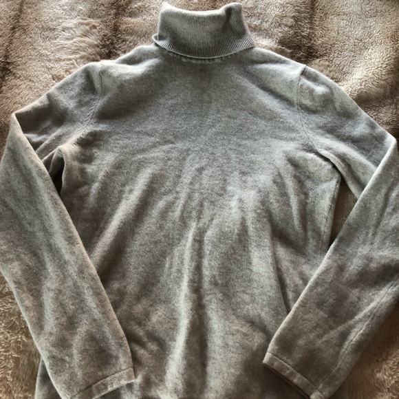 Lord & Taylor Sweaters - Grey Cashmere Lord & Taylor TurtleNeck Sweater